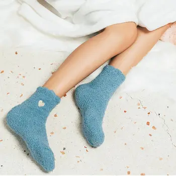 Мягкие Теплые однотонные женские носки с вышивкой для девочек, простые носки средней длины, Коралловые флисовые носки, Милые напольные носки, Женские чулочно-носочные изделия 19
