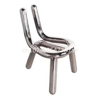 Изготовленный на заказ стул для взрослых с локтями в скандинавском стиле современного дизайна из нержавеющей стали с гальванической формой спинки 12