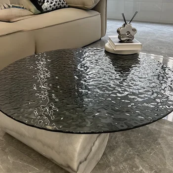 Журнальный столик из закаленного стекла с рябью от воды, гостиная, маленькая квартира, светлый Роскошный круглый стол в современном итальянском минимализме